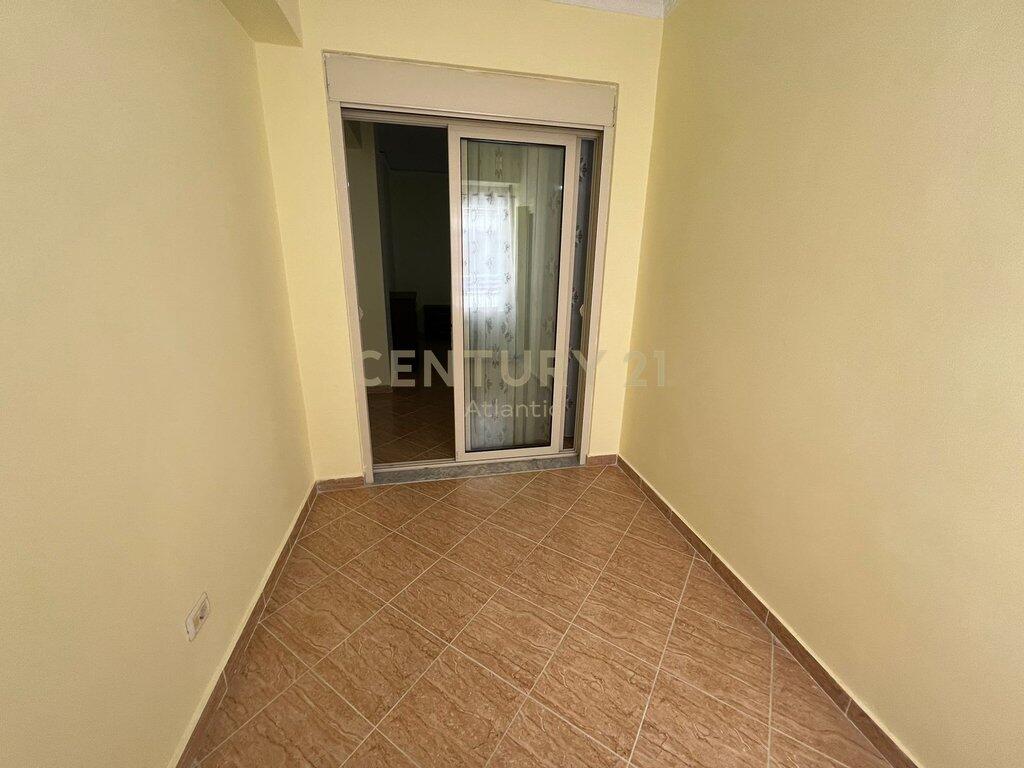 APARTMENT 2+1+ STORAGE FOR RENT IN RROTA KUQE BEACH!