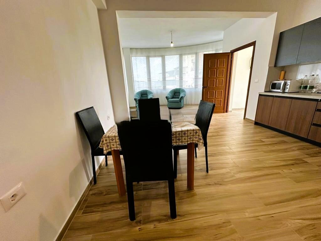 JEPET ME QIRA APARTAMENT 3+1 PRANE NE SHKOZE ! 520 € /Muaj