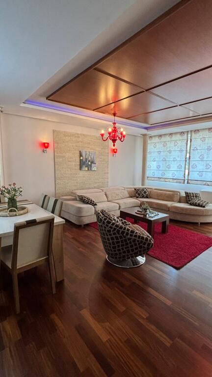 Jepet me Qira Apartament 2+1+2 – Pranë Stadiumit Air Albania