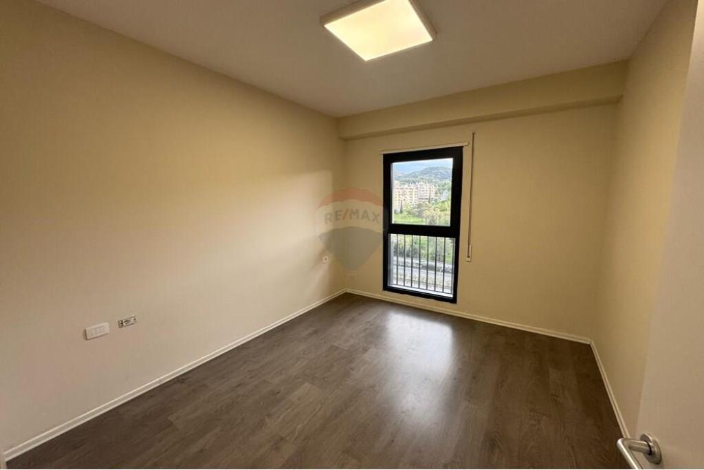 SPACE FOR RENT NEAR THE PARIS COMMUNE!!!