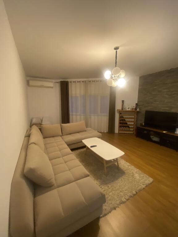 1+1,i mobiluar,hotel radison,cmimi 550 euro