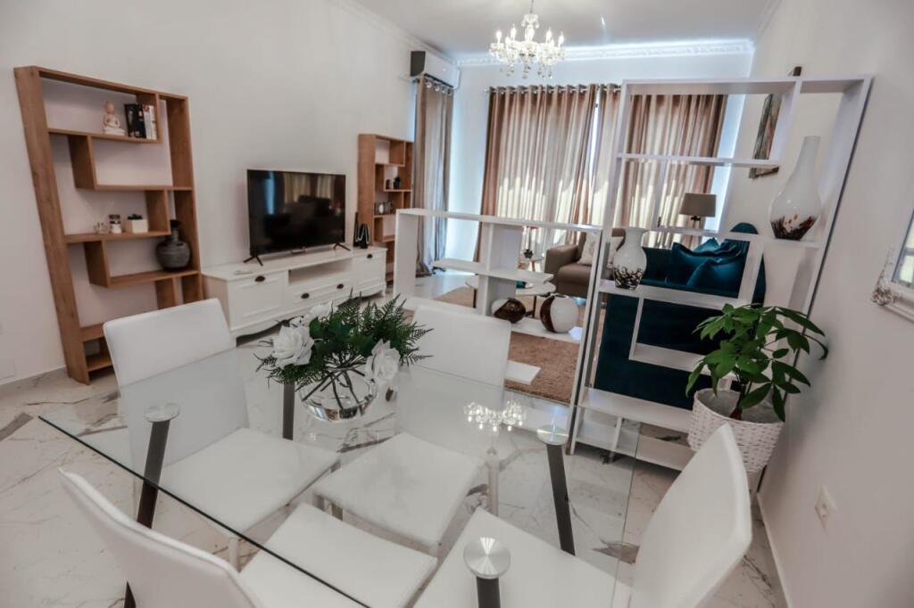 Apartment 1+1 for rent, Kavaja Street near Square 21, 800,000 lek.