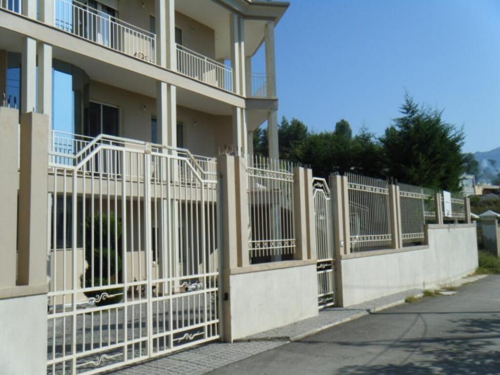 A 3-story villa is for rent next to the Brigades Palace.