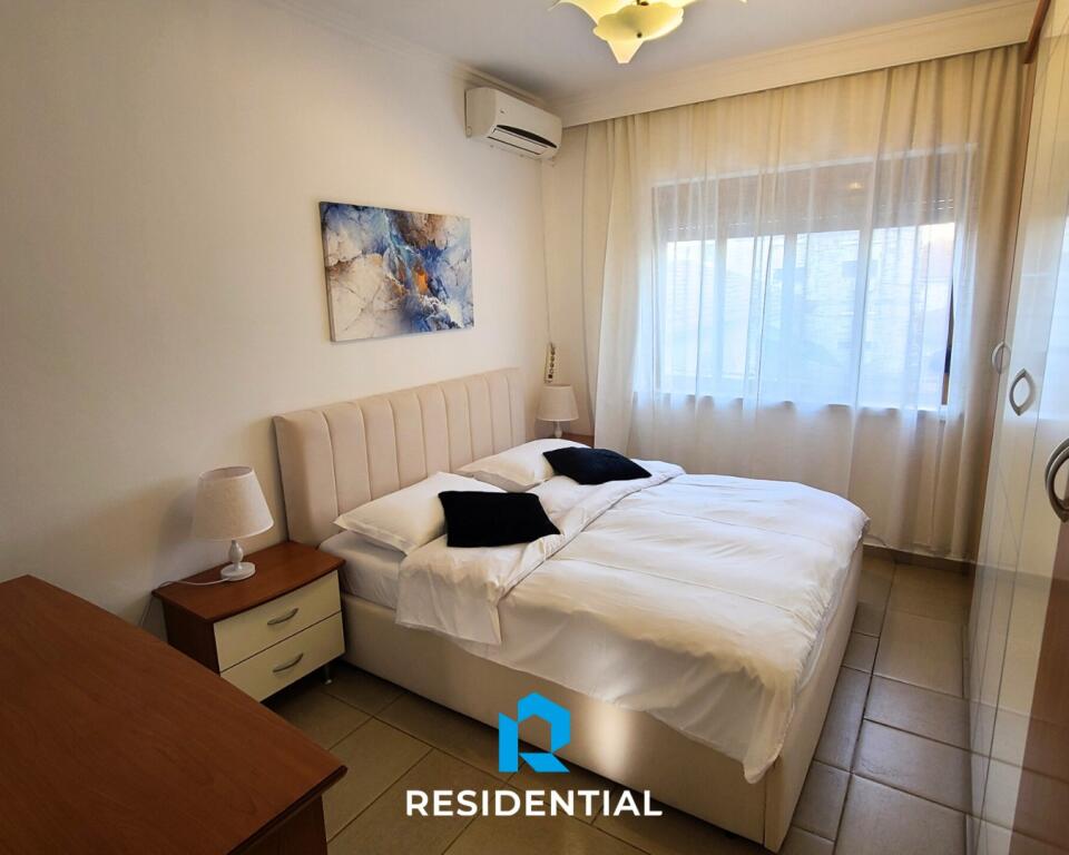 Tek Pazari I Ri, Jepet Me Qira Apartament 2+1 I Mobiluar!