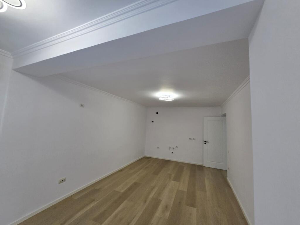 Apartment 2+1 for sale at 21 Dhjetori.