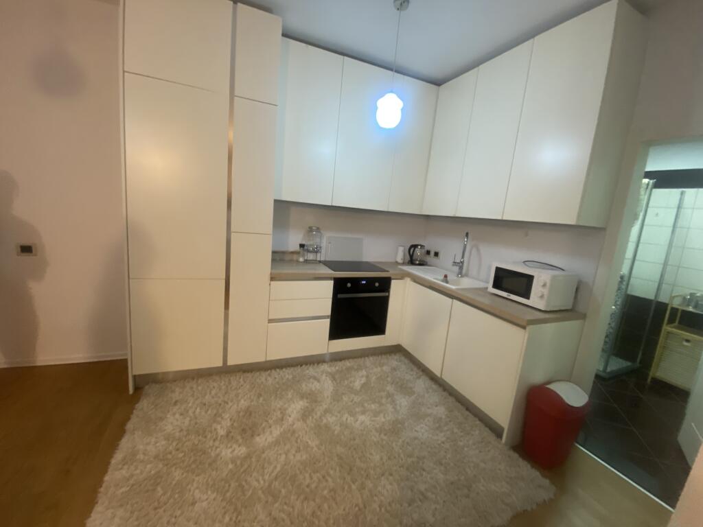 1+1,i mobiluar,hotel radison,cmimi 550 euro