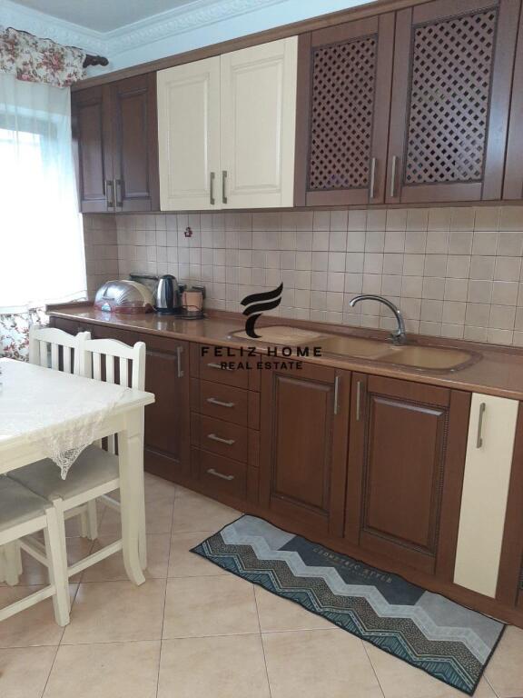 APARTAMENT ME QERA 1+1 BULEVARDI BAJRAM CURRI 500 EURO