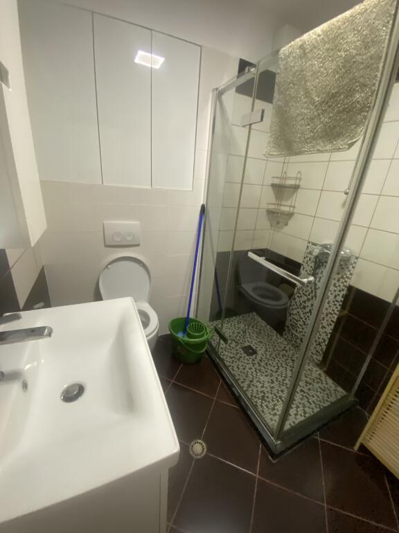 1+1,i mobiluar,hotel radison,cmimi 550 euro