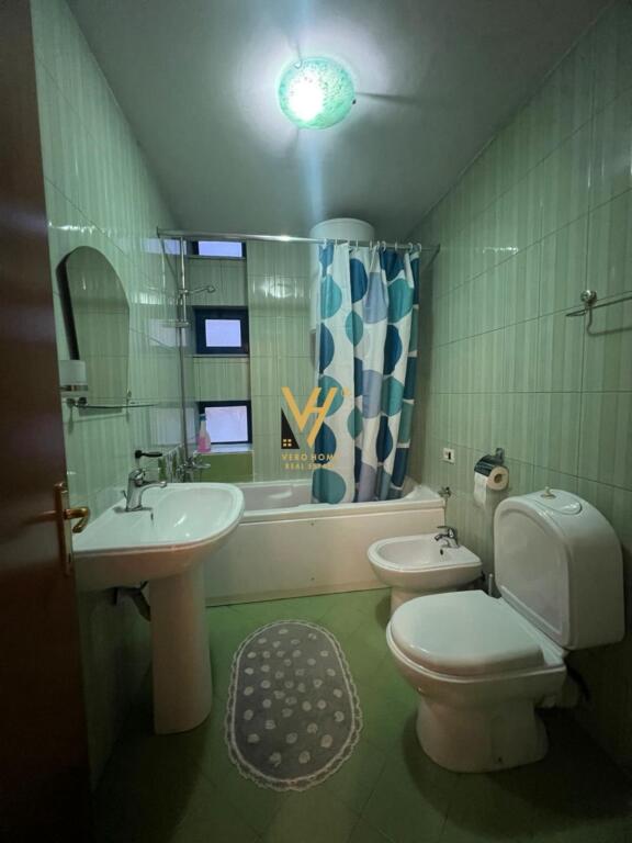 AFFITTASI APPARTAMENTO 1+1+2 IN ZONA DI RUGA E KOSOVAREVE 70.000 LEKË