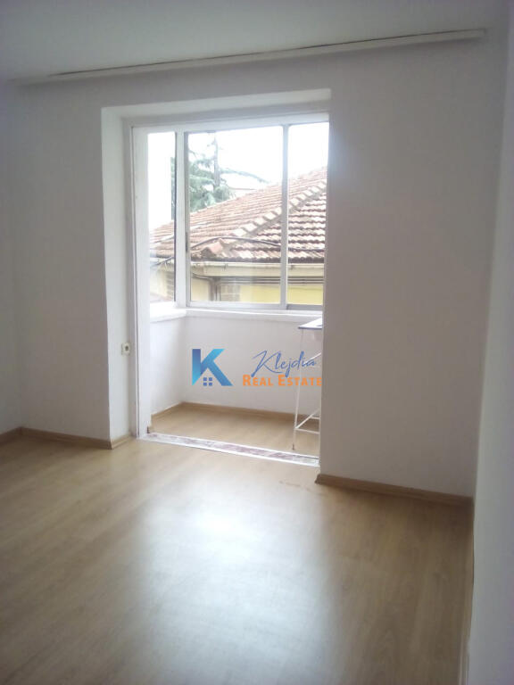 Office for rent on Gjergj Fishta Boulevard, opposite Vasil Shanto school.