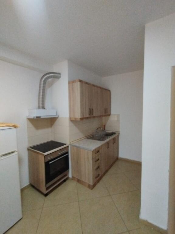 Jepet apartament 1+1 me qera tek Bar Oslo ne Astir