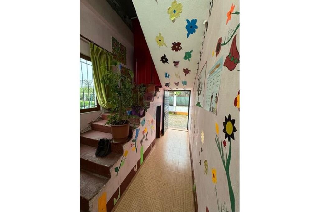 Business space for rent, Institute