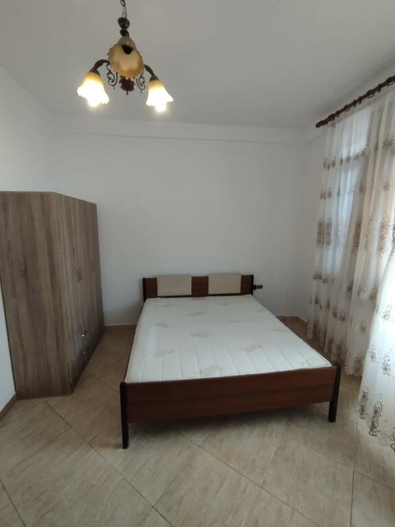 The first floor of a private house near Marin Barleti in Selita is available.
