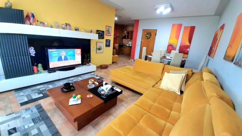 In vendita Appartamento 3+1+2 Rruga e Dibres 158.000 €