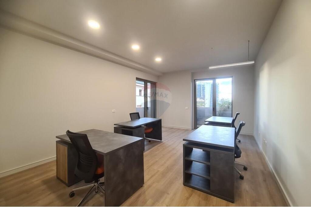 Office for rent at Lion Park Residence!