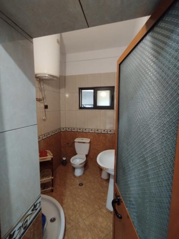 The first floor of a private house near Marin Barleti in Selita is available.
