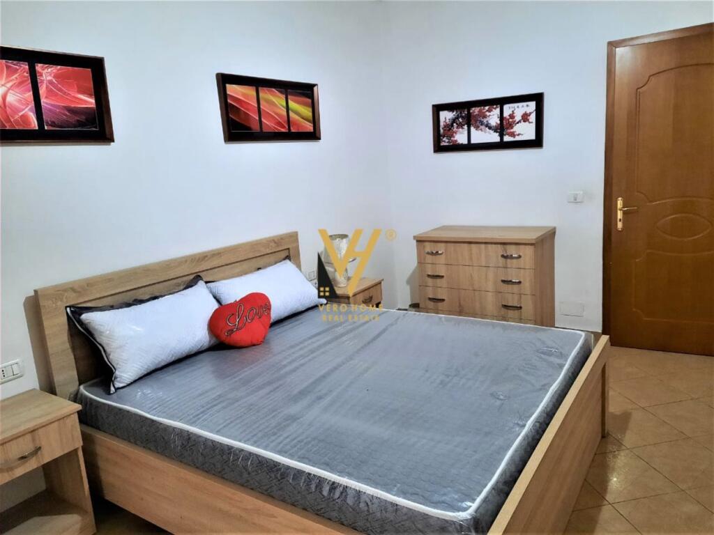 VENDESI APPARTAMENTO 1+1+BLK A 5 MAJI 115.000 EURO