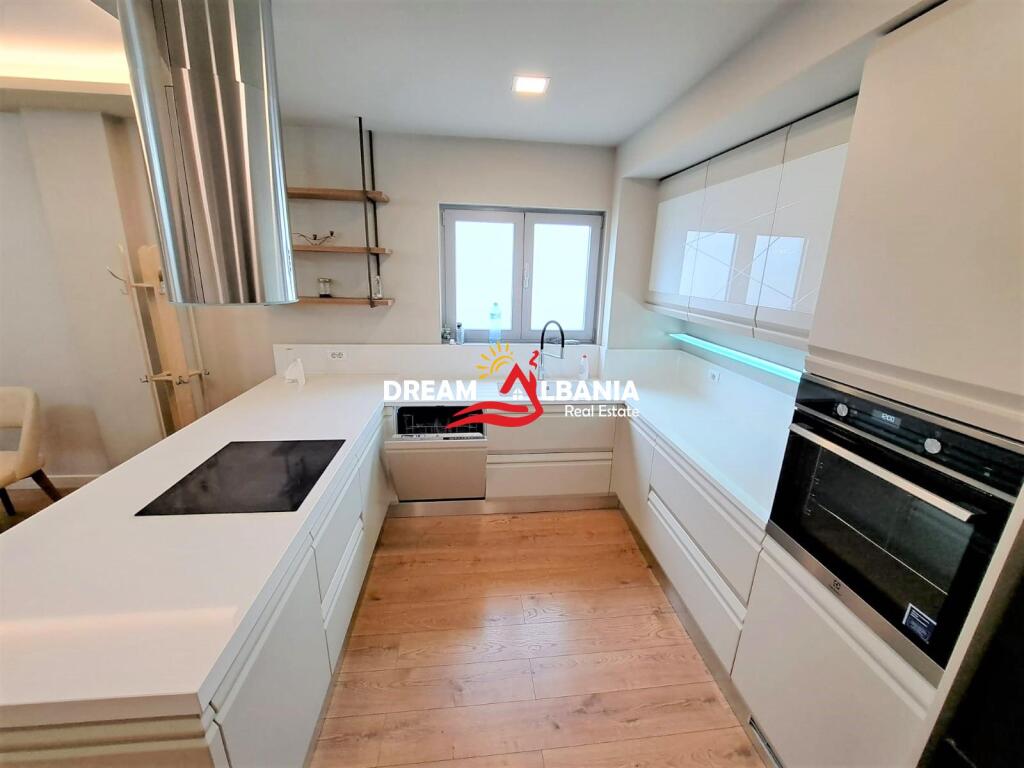 Villa for rent in the Blloku area of Selita in Tirana (ID 4251086)