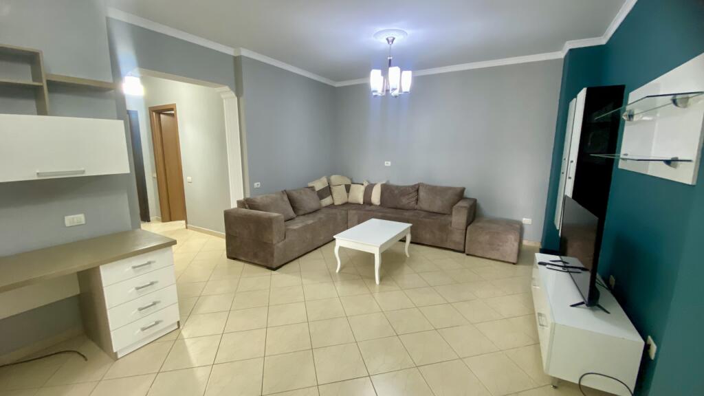 1+1 apartment for rent near the old electric market.
