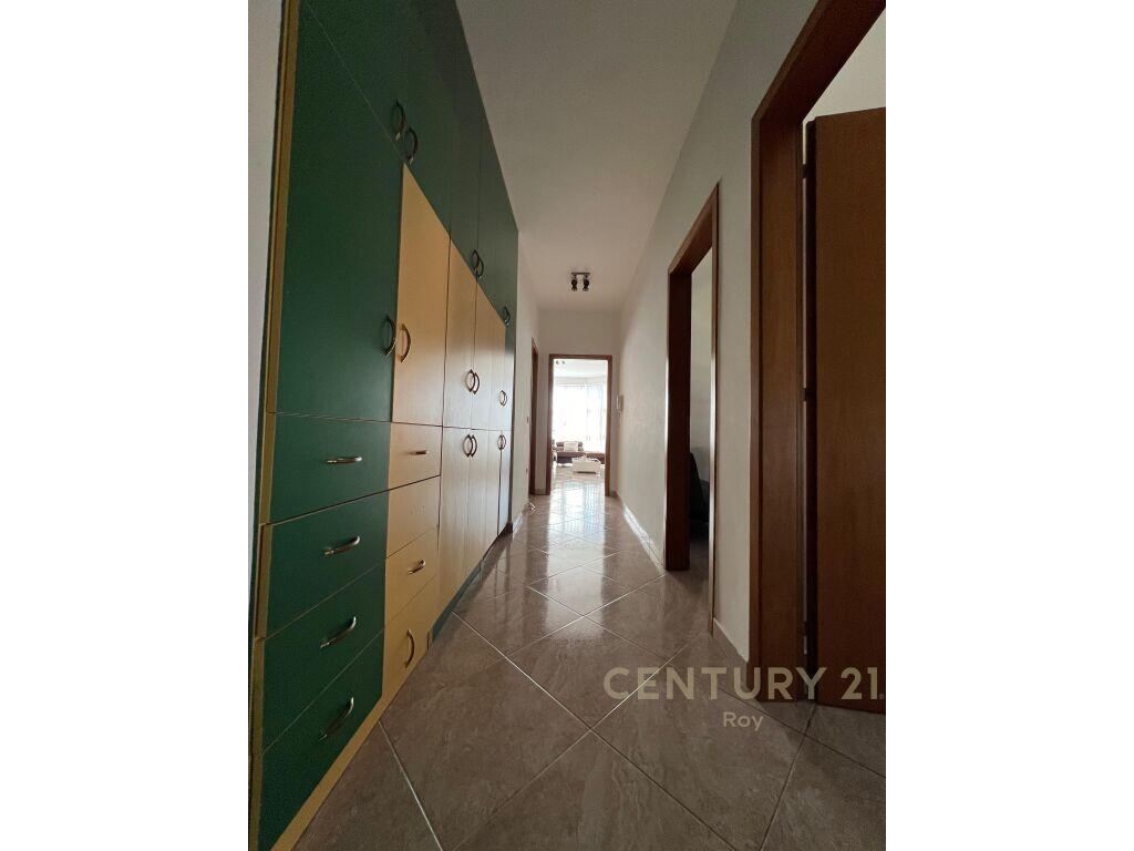 We are selling a 2+1 apartment at Mali i Robit.