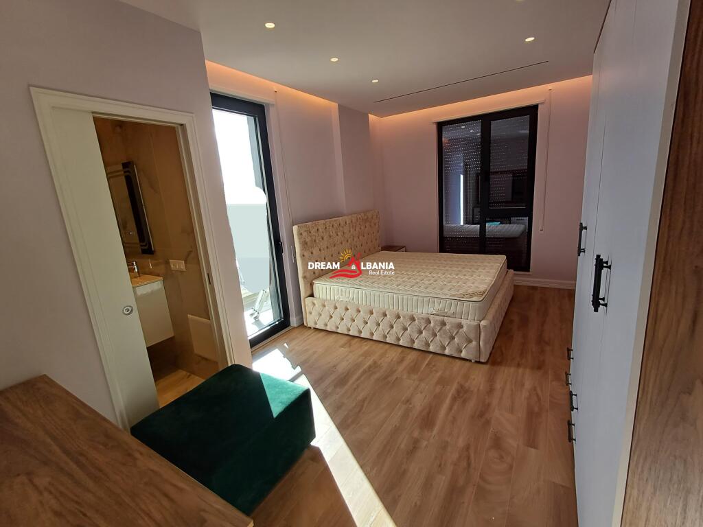 Apartments for rent 3+1 +2 bathrooms +2 balconies in Porcelan, at the Erli Residence in Tirana (ID 4231429)
