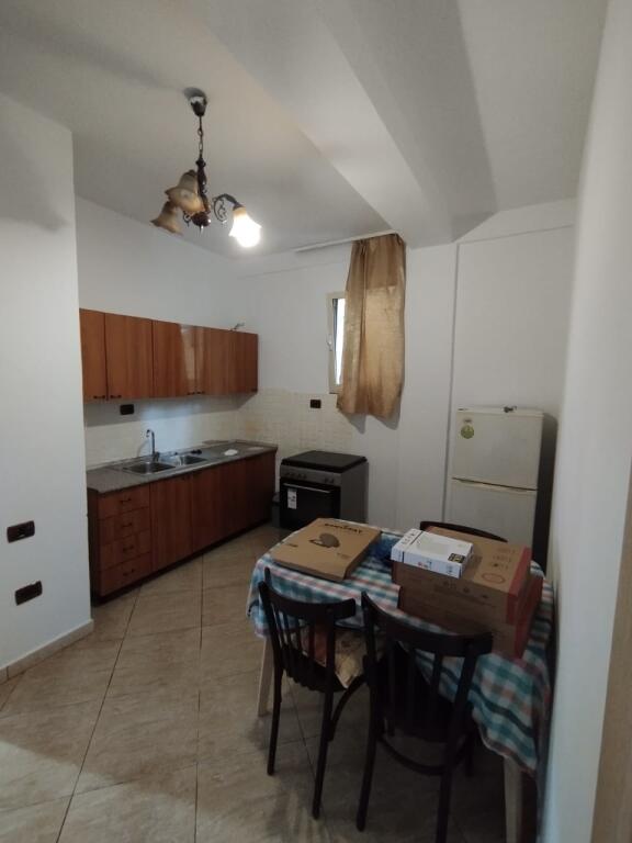 The first floor of a private house near Marin Barleti in Selita is available.