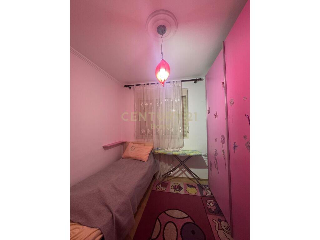 2+1 apartment for sale at Lake Thate near the restaurant "Kapiten Mir Zoti"