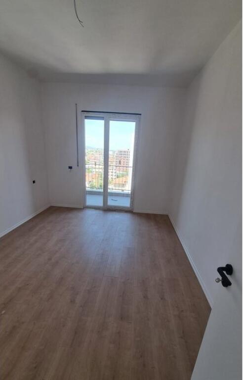 Vendesi Appartamento nella Zona più Richiesta di Kamza – Vicino al Comune! 🏢✨