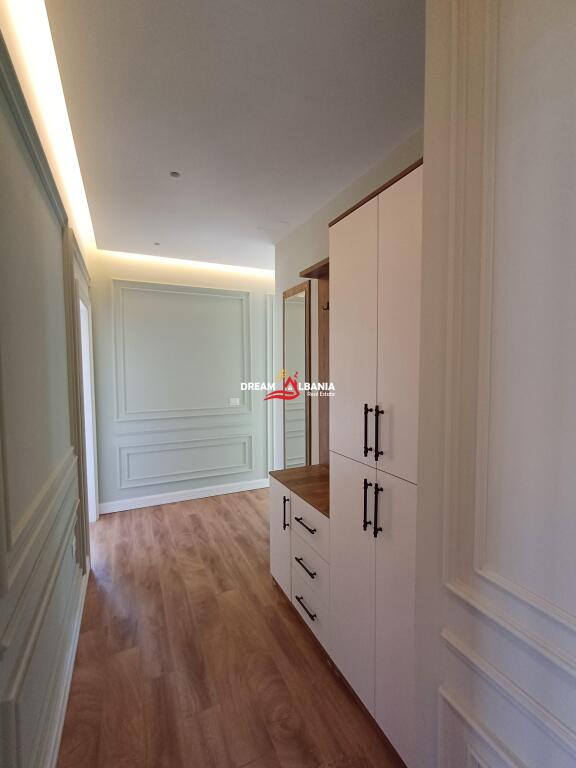 Apartments for rent 3+1 +2 bathrooms +2 balconies in Porcelan, at the Erli Residence in Tirana (ID 4231429)