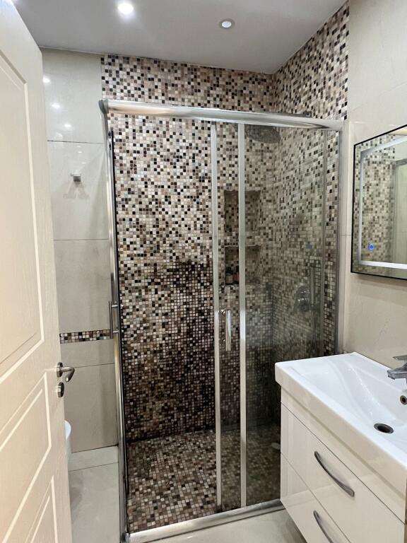 A 2+1+2 apartment is available for rent in Astir.