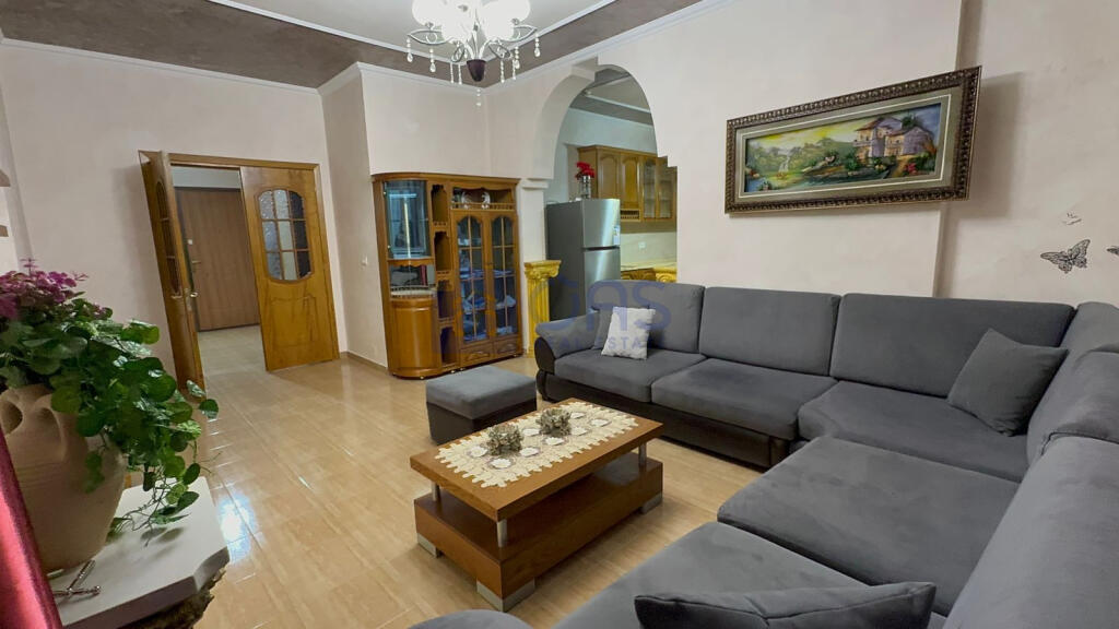 Apartment 2+1 for rent in 5 Maj.