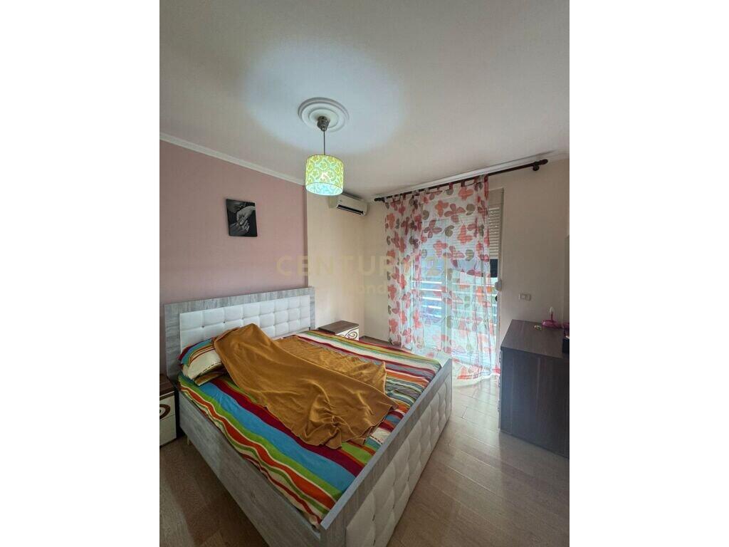 2+1 apartment for sale at Lake Thate near the restaurant "Kapiten Mir Zoti"