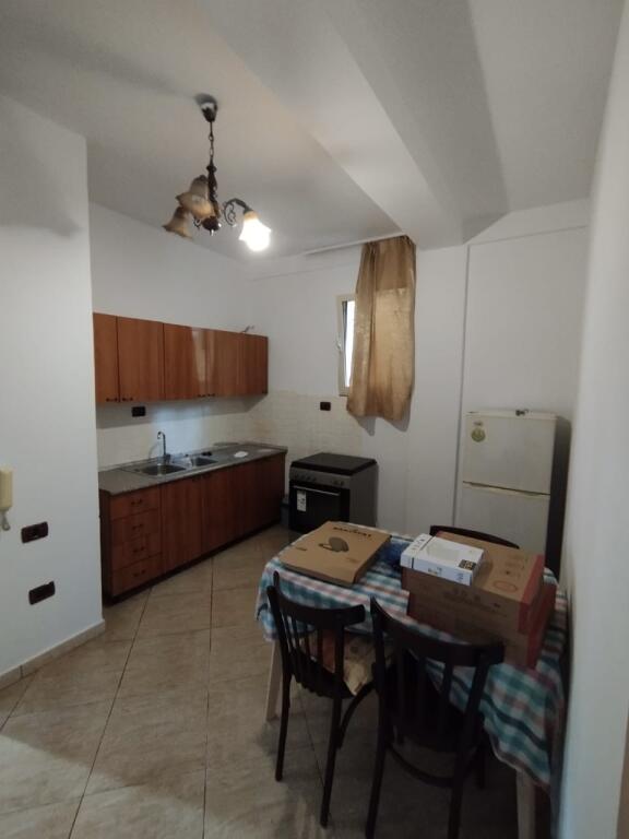 The first floor of a private house near Marin Barleti in Selita is available.