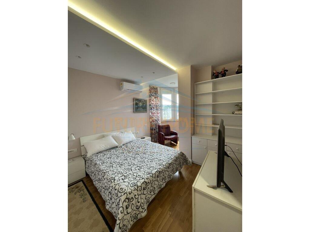 Shitet Apartament 3+1+2, Shallvaret