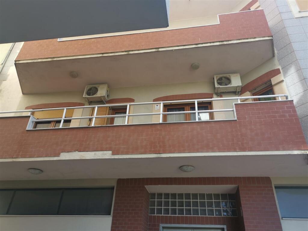 Shitet vile 2 kateshe ne Durres
