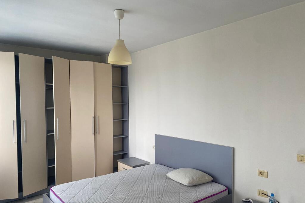 Affittasi appartamento 2+1+2, Ali Dem via Idriz Dollaku 500 mila lekë.