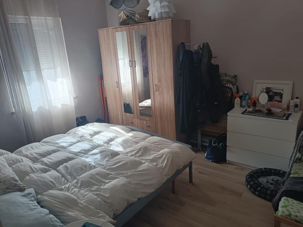 2+1, furnished, on Kavaja Street, price 500 euros.