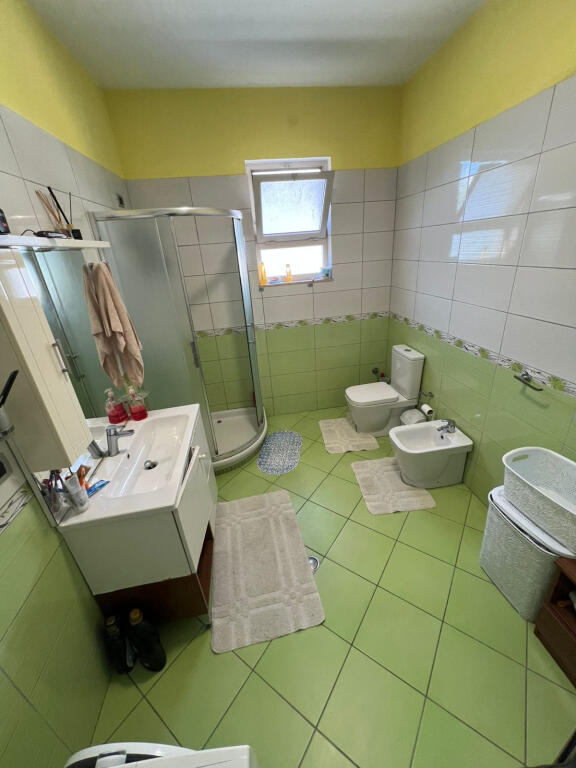 Shitet Vile 2 kateshe tek Rruga e Elbasanit (ID BV0103) Tirane