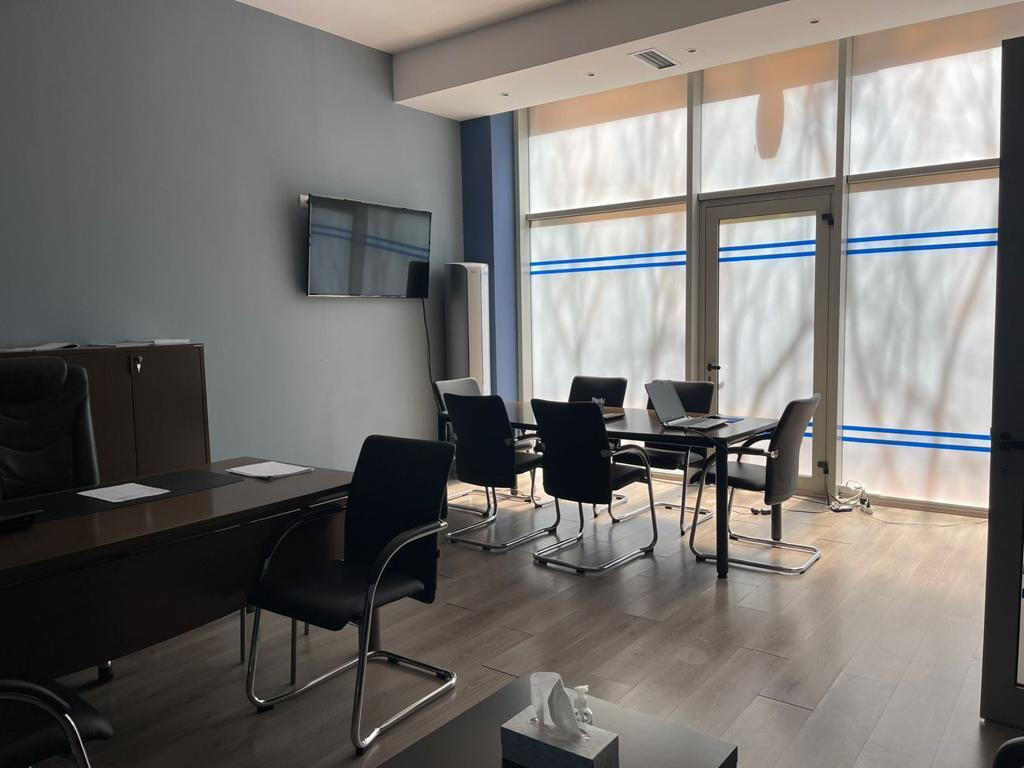 Ufficio in Affitto a Bllok (ID BZ2616) Tirana.