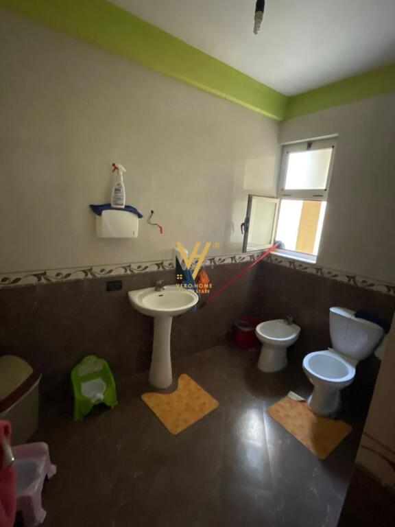 A FIVE-STOREY VILLA FOR RENT IN BRRYLI 2,500 EURO