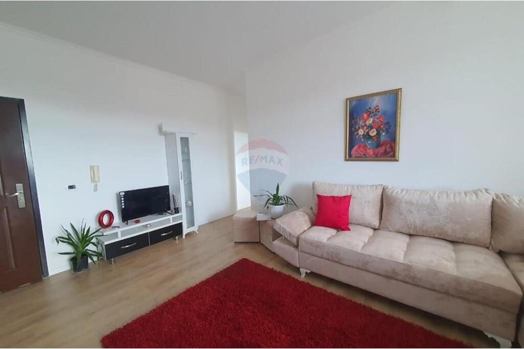 Apartament 2+1 per qira Pallatet Cabej !