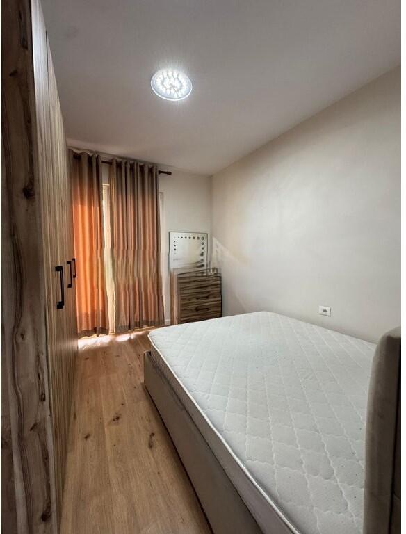 Jepet me qira apartament 1+1 ne kompleksin "Grand Gallery", Yzberisht. 550 €