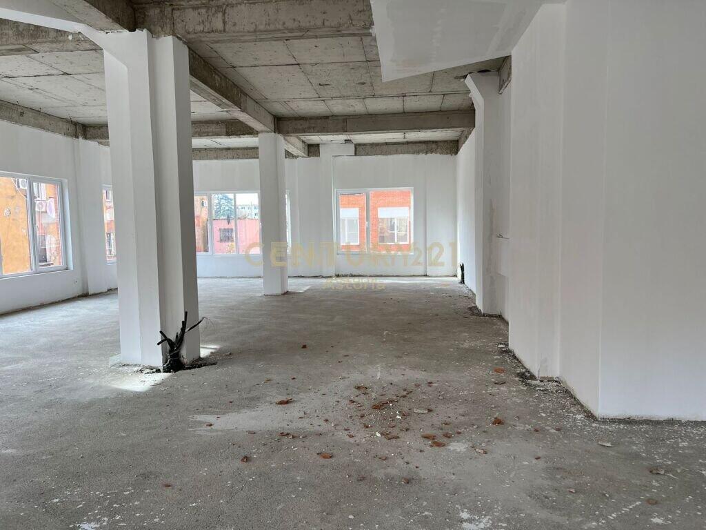 OCCASION Commercial Space Open Space for Sale near QSUT