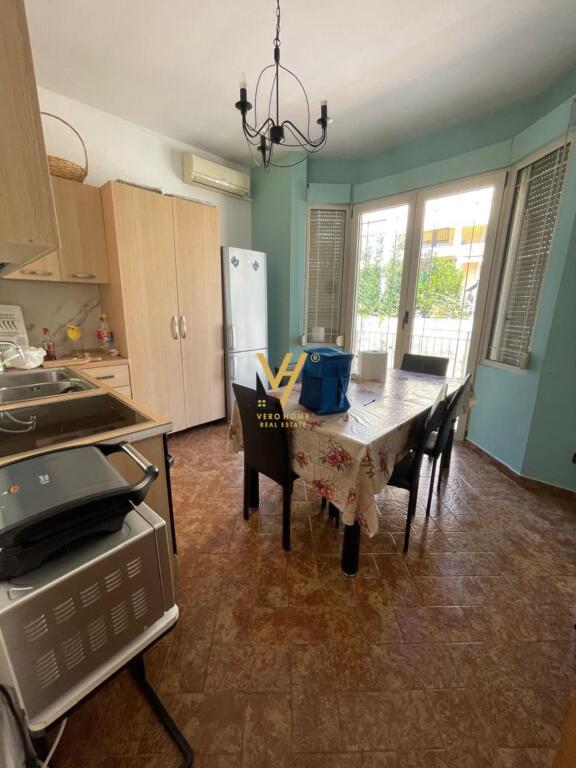 JEPET VILE TRE KATESHE ME QERA TE RRETHRROTULLIMI NE SAUK 3.000 EURO