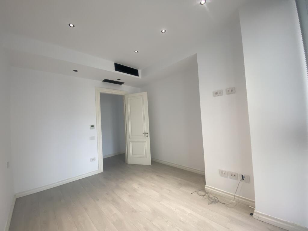 Office space for rent on Sali Butka Street near 21.
