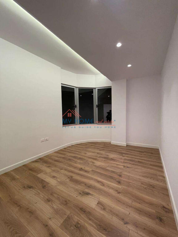 2+1+2 apartment for sale on Kavaja Street.