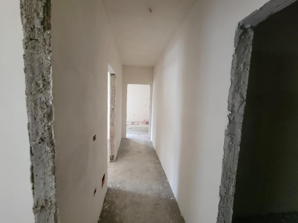 Ex-Doganale Tirana Vendesi Appartamento 2+1+2+ Parcheggio