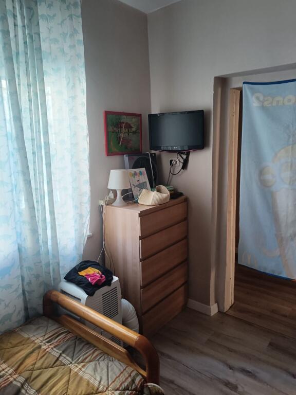 2+1, furnished, on Kavaja Street, price 500 euros.