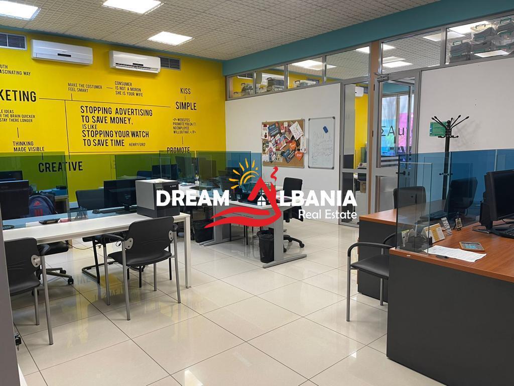 Business space for rent in the Block area, near the Faculty of Law in Tirana (ID 4271844)