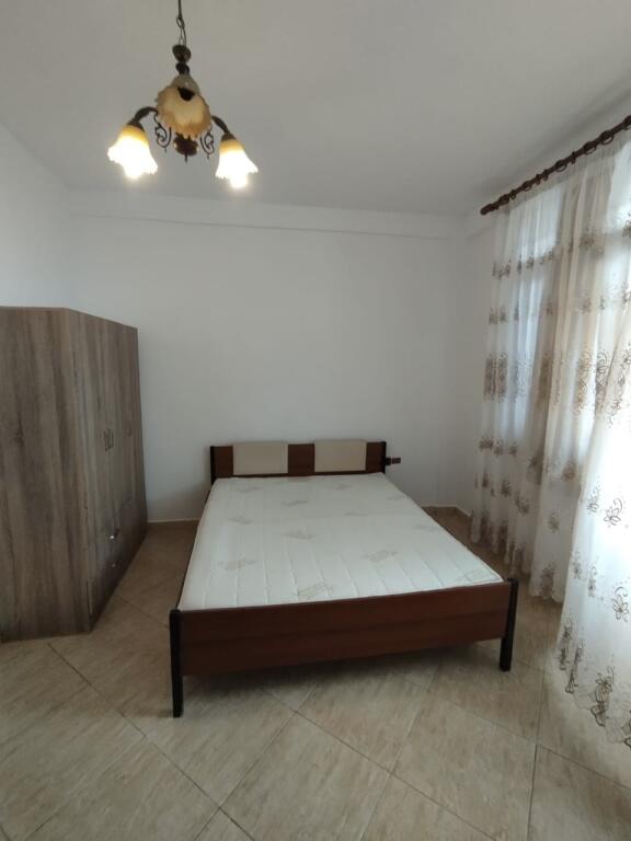 The first floor of a private house near Marin Barleti in Selita is available.